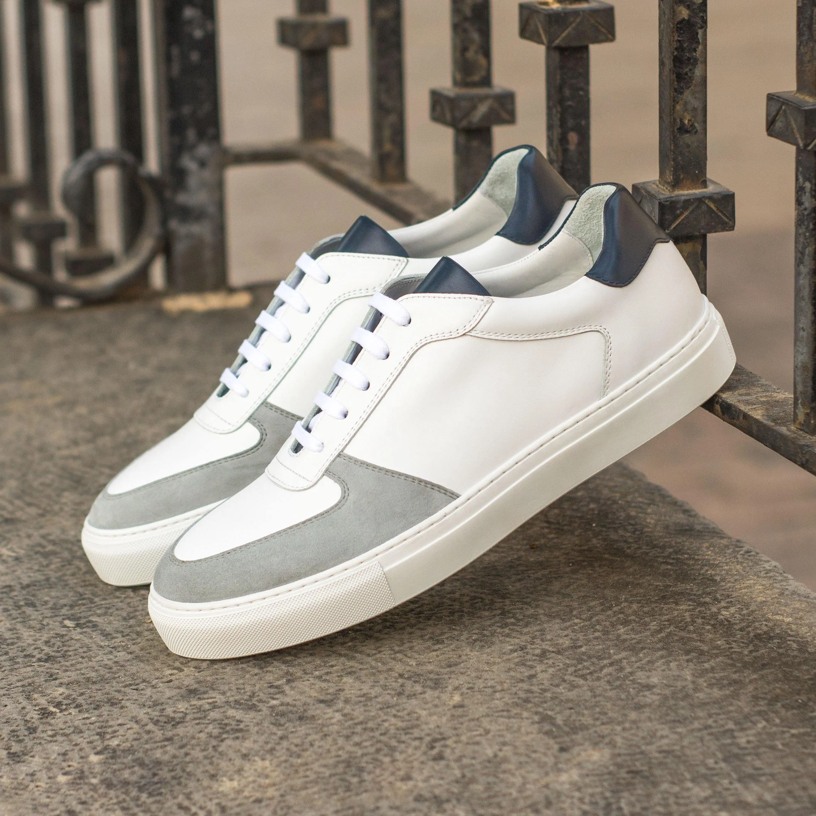 DW15 Low Top Sneaker