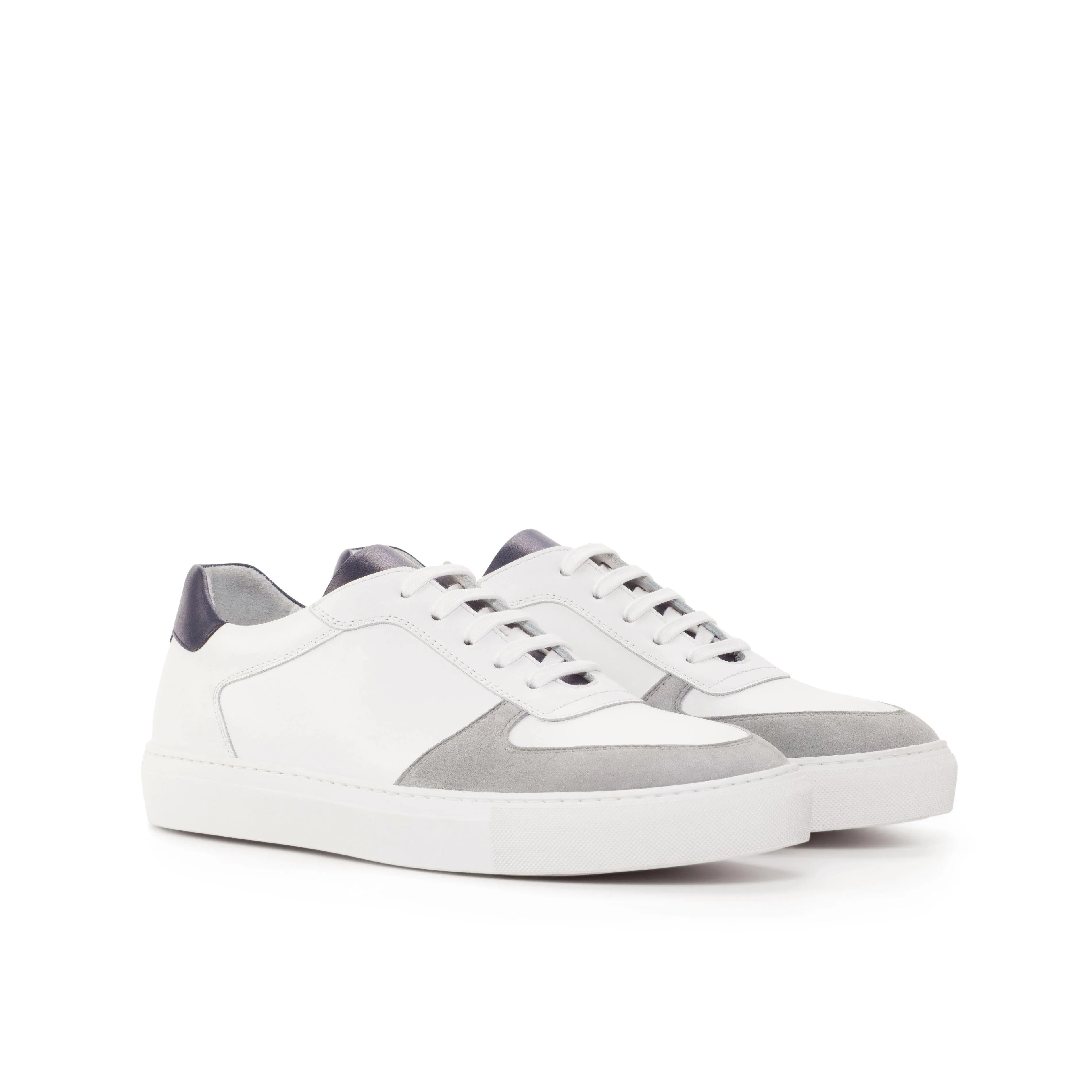 DW15 Low Top Sneaker