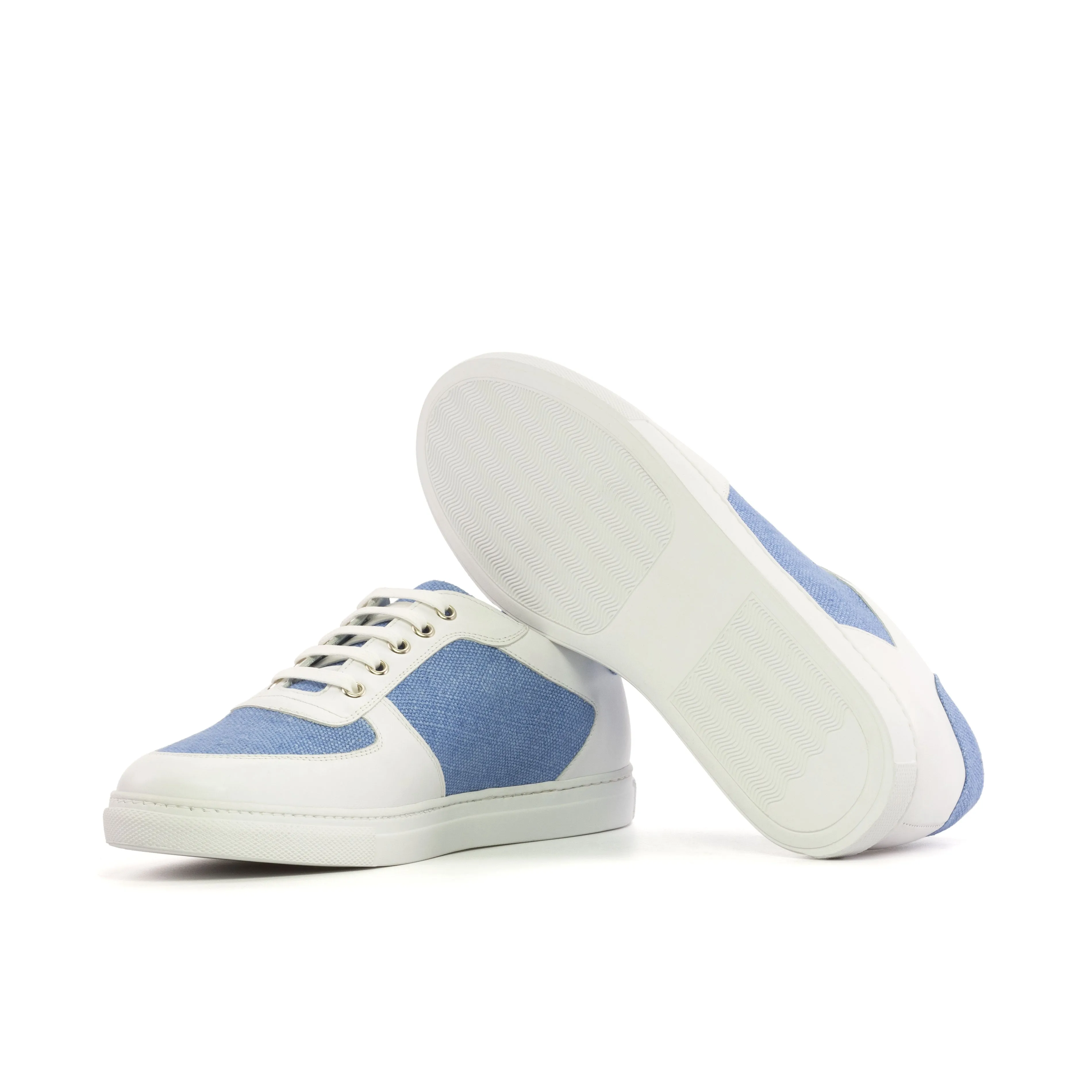 G49 Low Top Sneaker