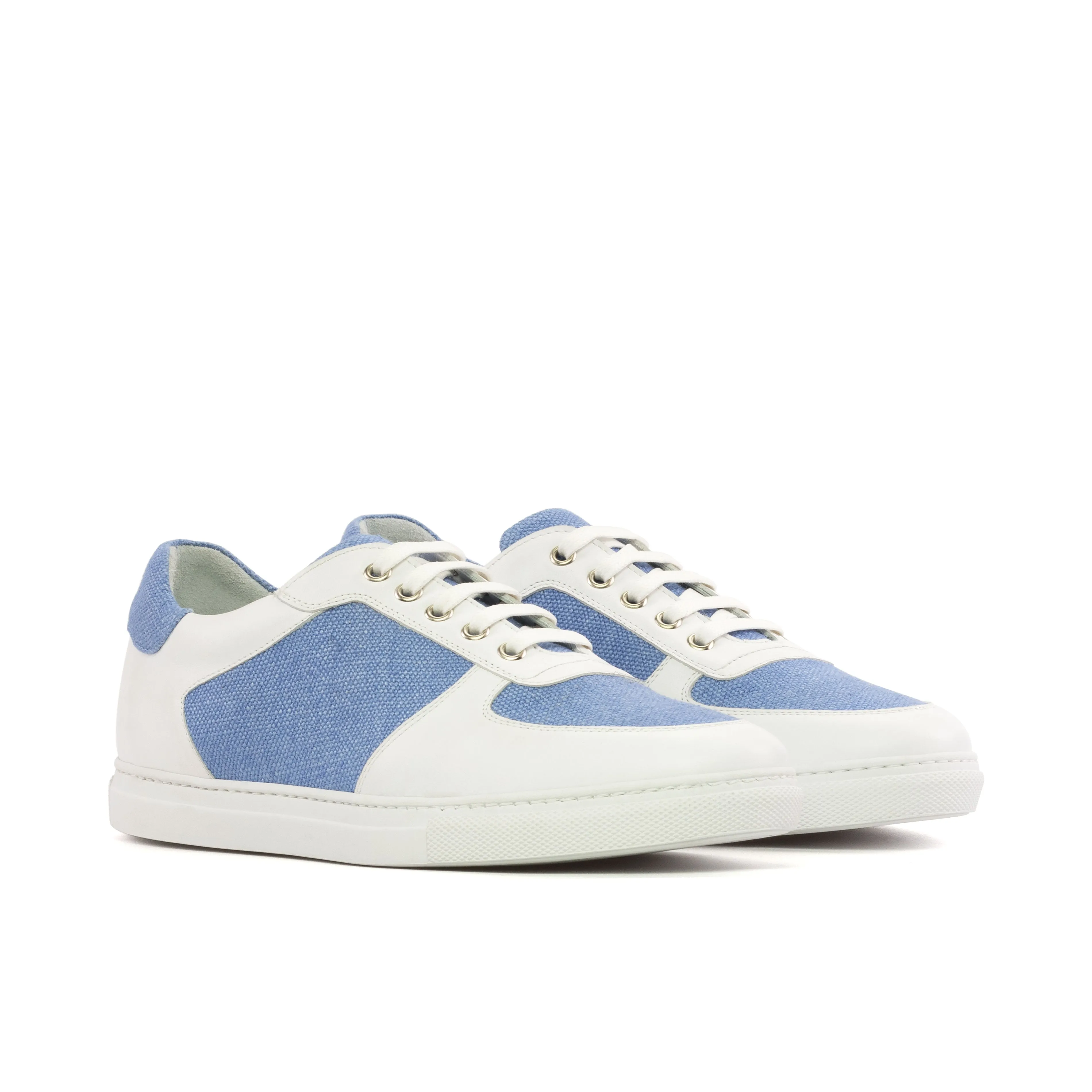 G49 Low Top Sneaker