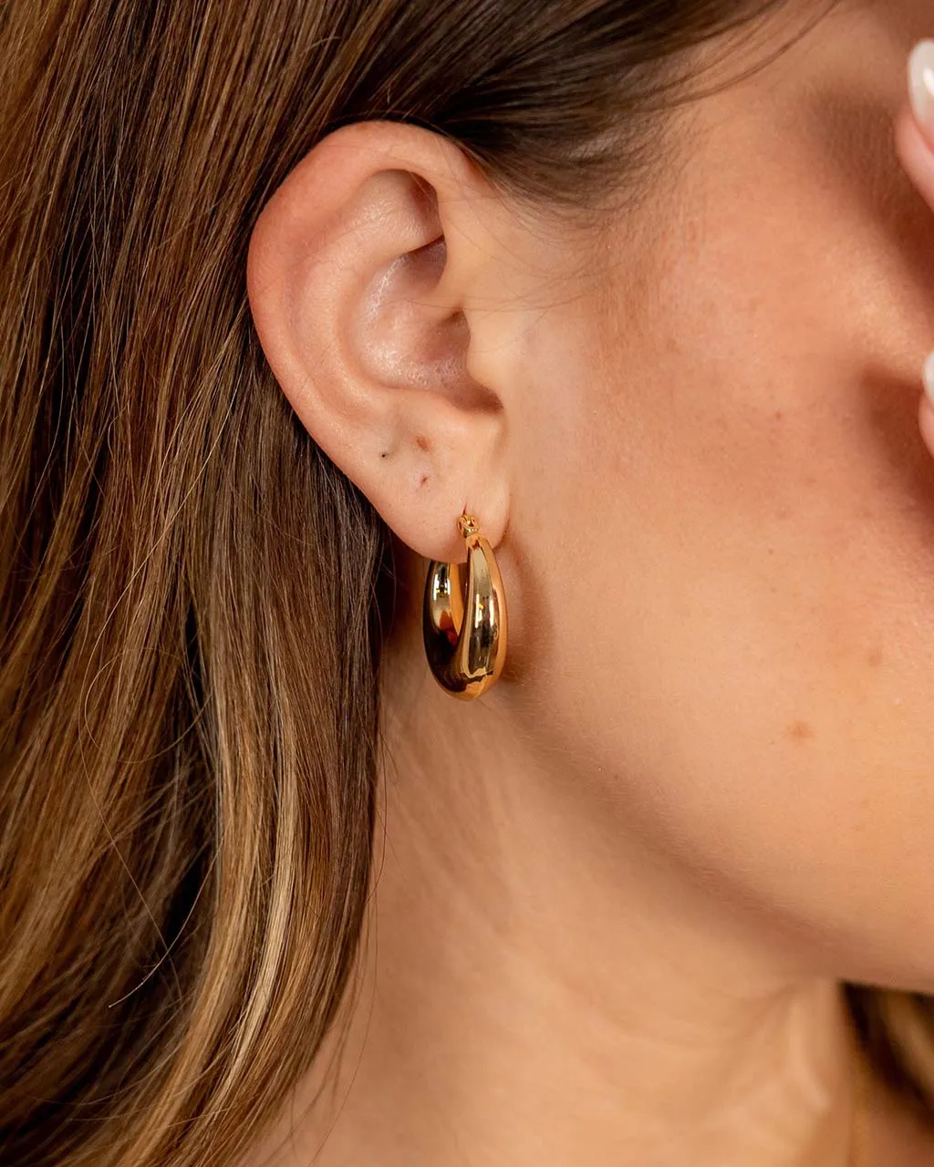 Graduated Tube Hoop Earrings