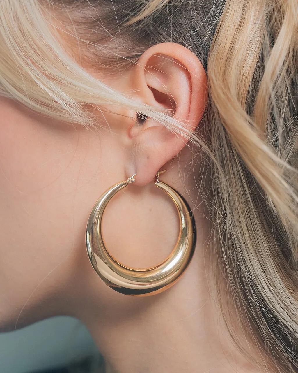 Kali Tube Hoop Earrings